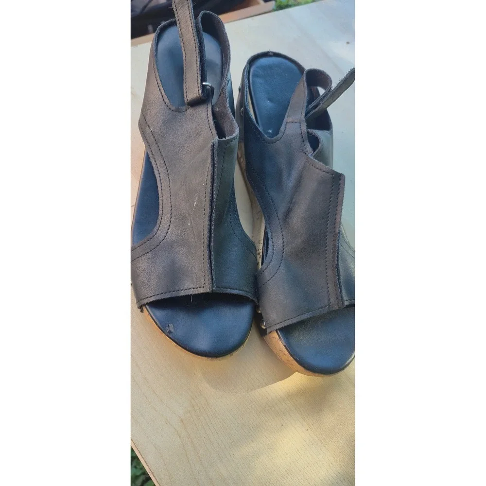 Unbranded black leather
